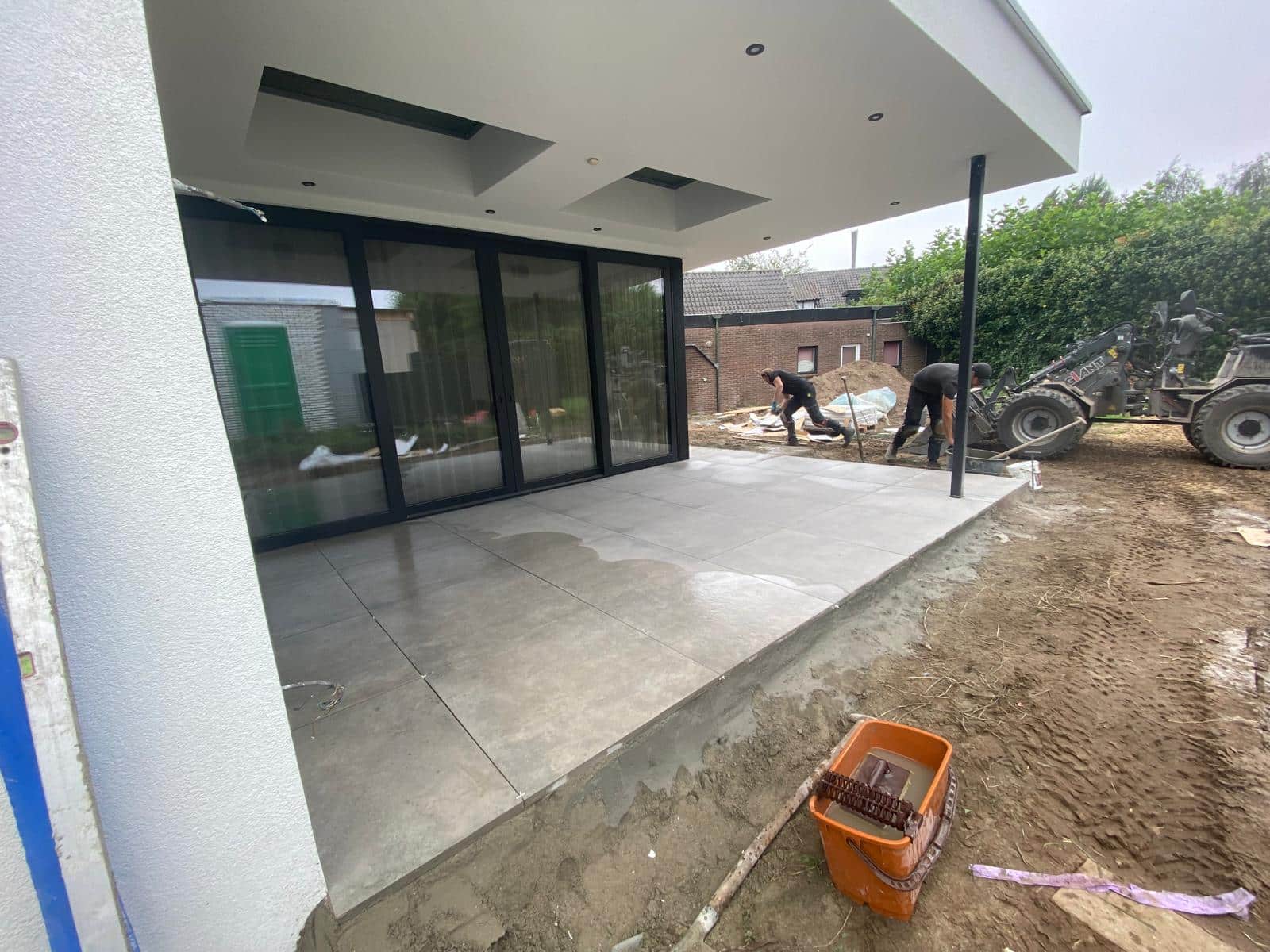 Lees meer over het artikel Keramisch terras moderne woning
